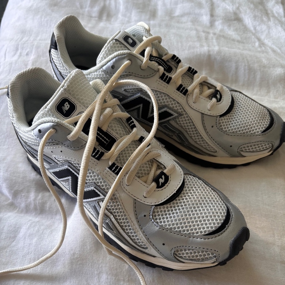 New Balance 204L
